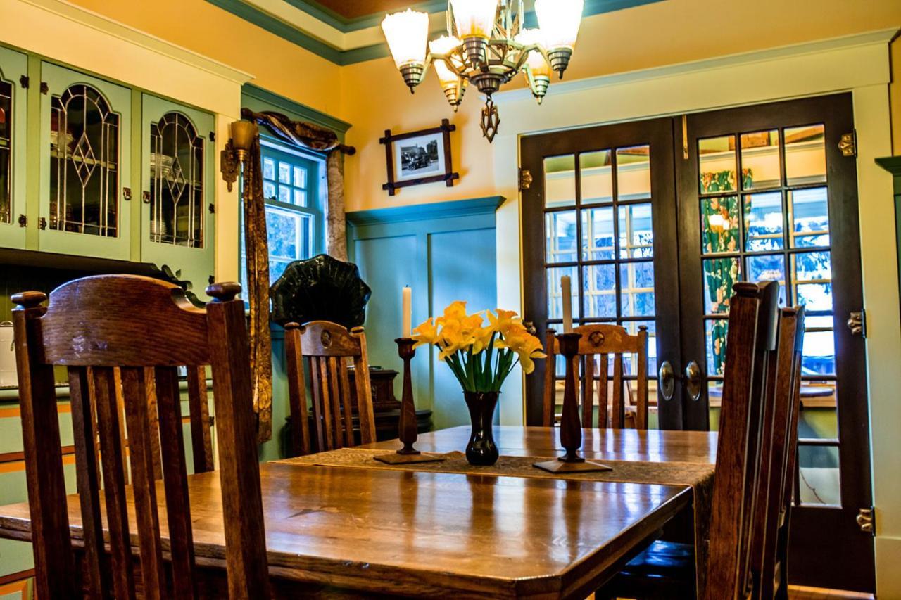 The Craftsman House Bed and Breakfast Bragg Creek Exterior foto