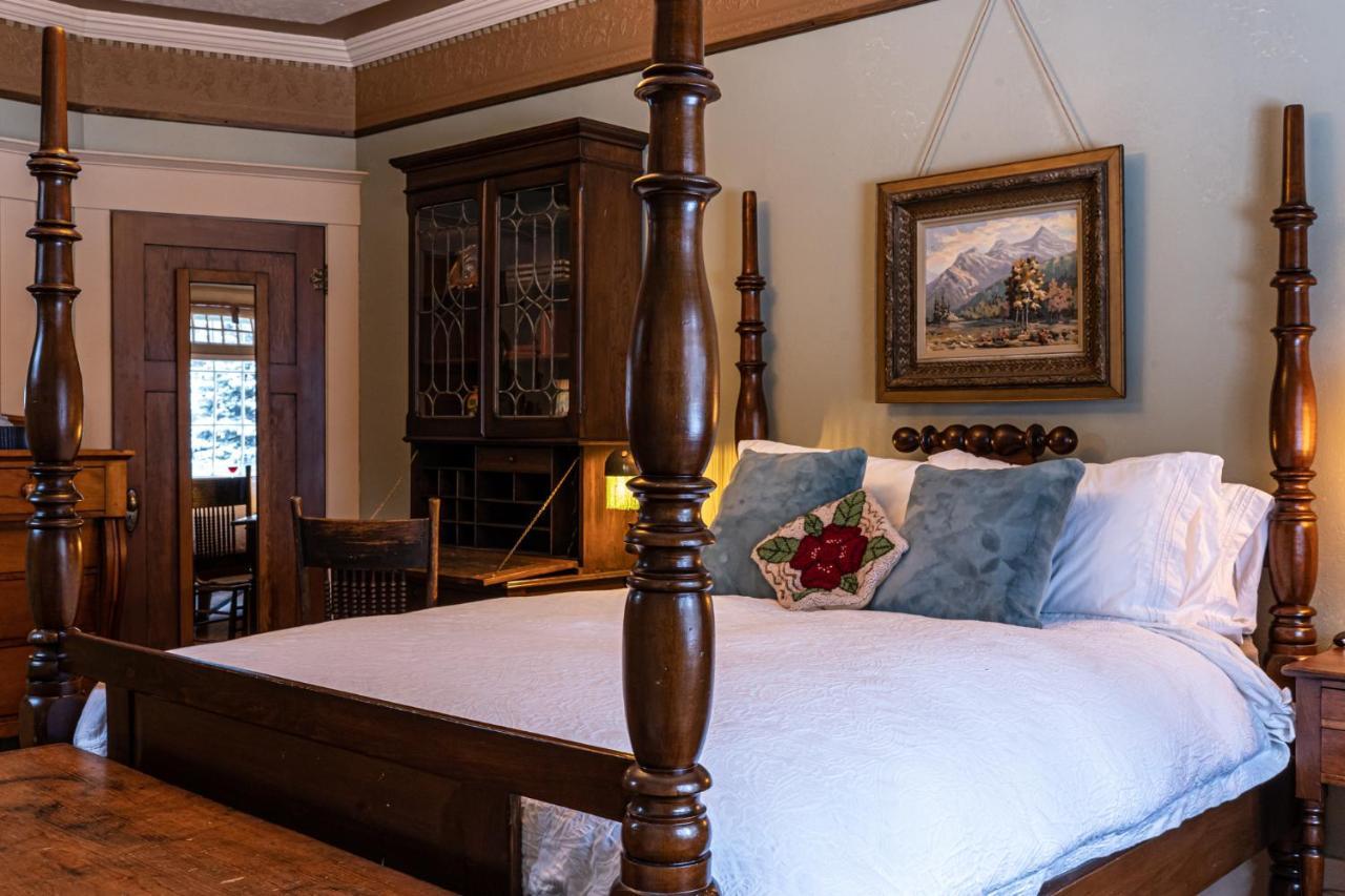 The Craftsman House Bed and Breakfast Bragg Creek Exterior foto